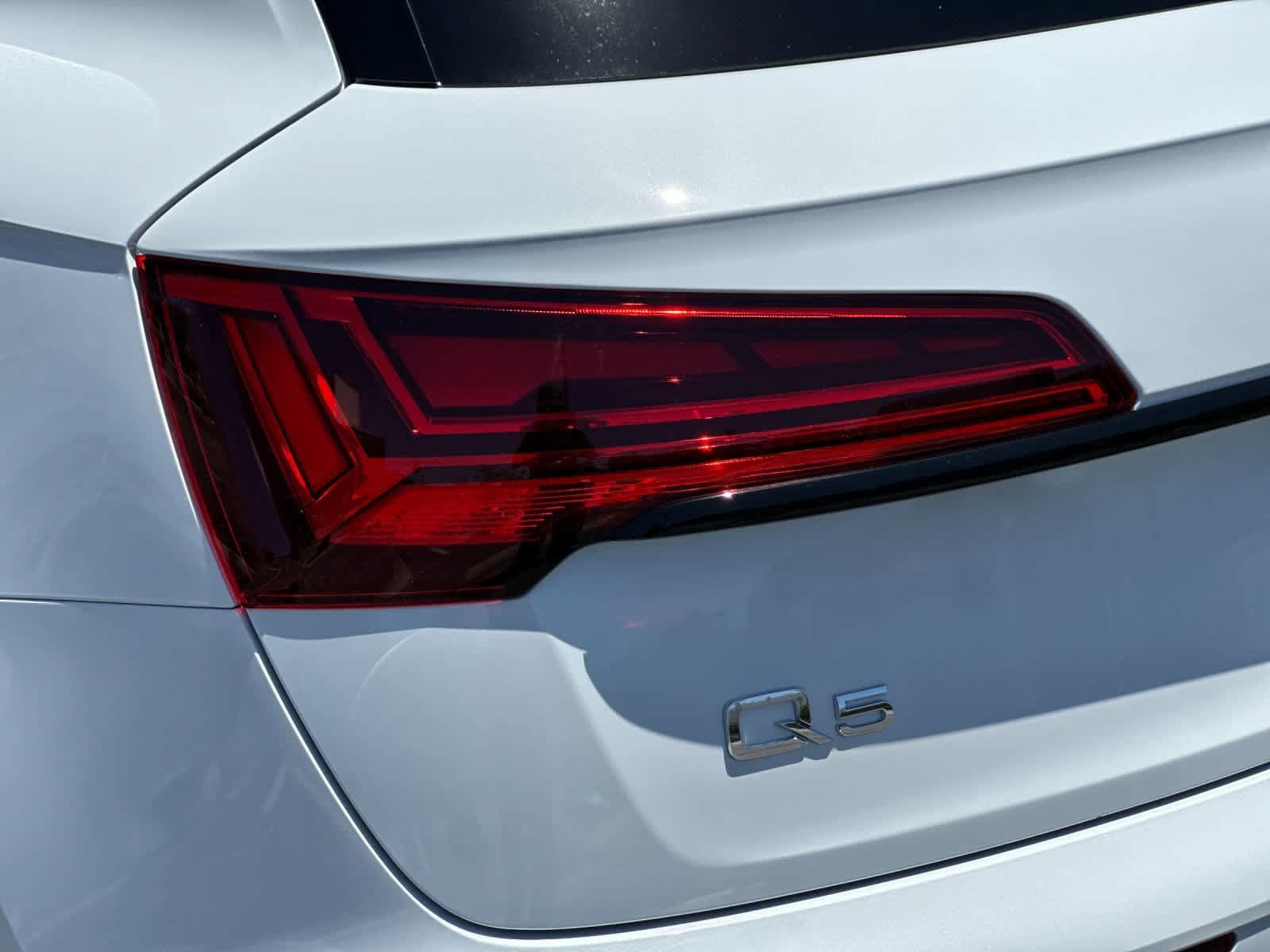 Used 2025 Audi Q5 2.0T Premium w/ Convenience Plus Package AWD/4WD image 28
