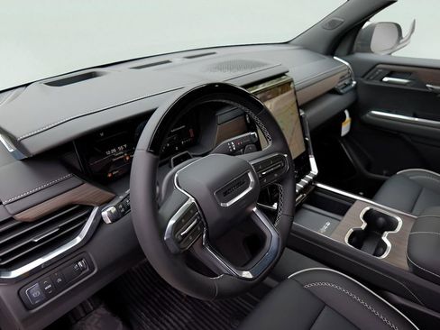 New 2026 GMC Acadia Denali w/ Super Cruise Package FWD image 8
