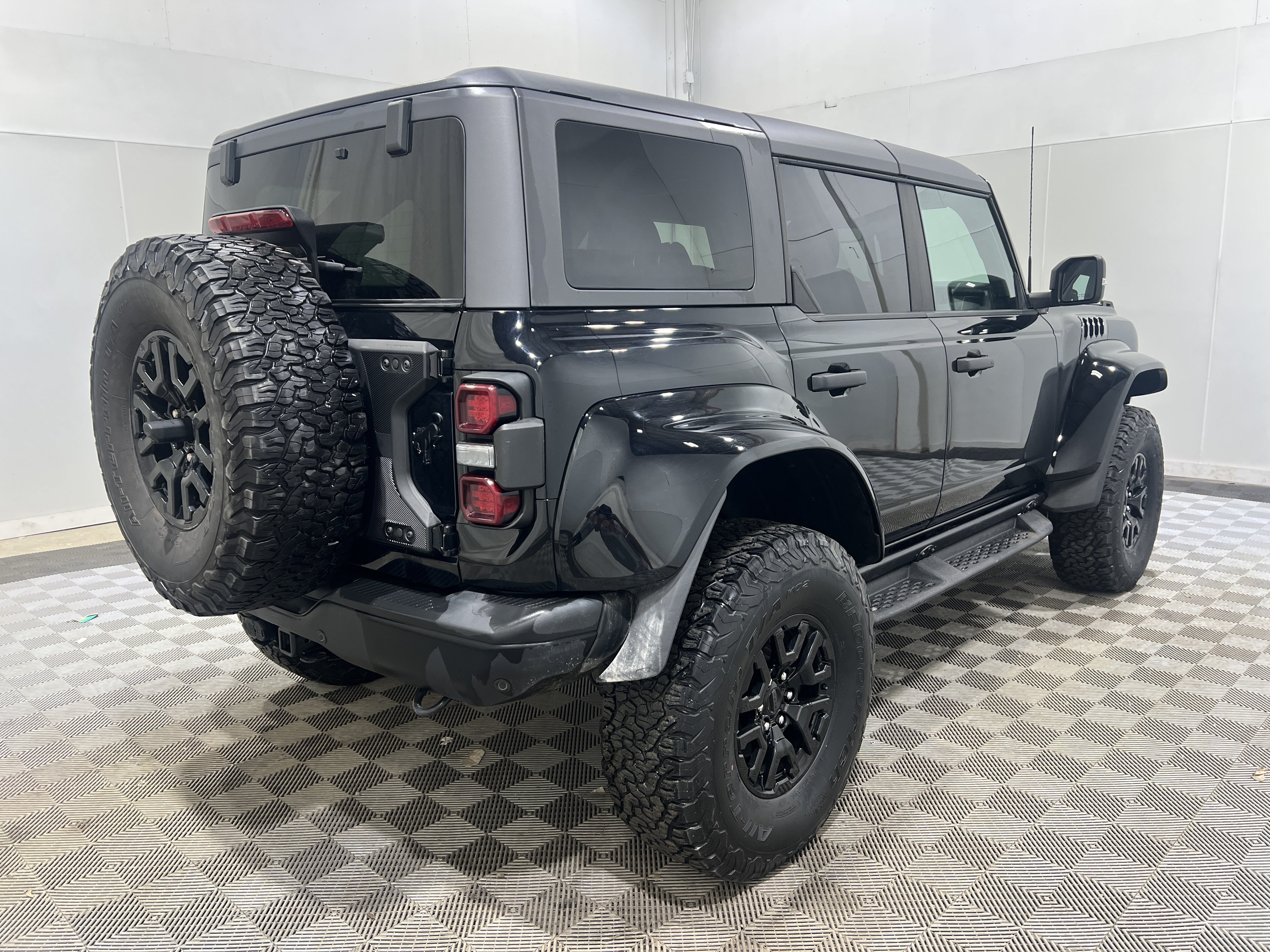 Used 2024 Ford Bronco Raptor w/ Interior Carbon Fiber Pack 6 AWD/4WD image 3