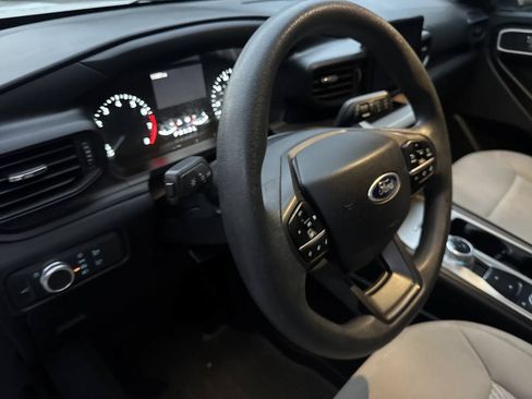 Used 2021 Ford Explorer 4WD image 12