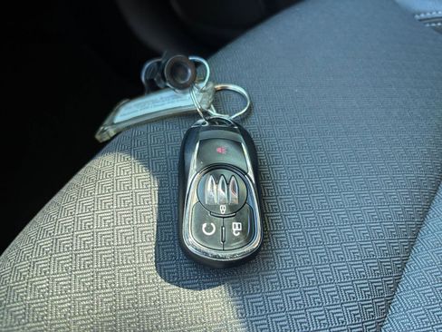 Used 2025 Buick Encore GX Preferred image 18