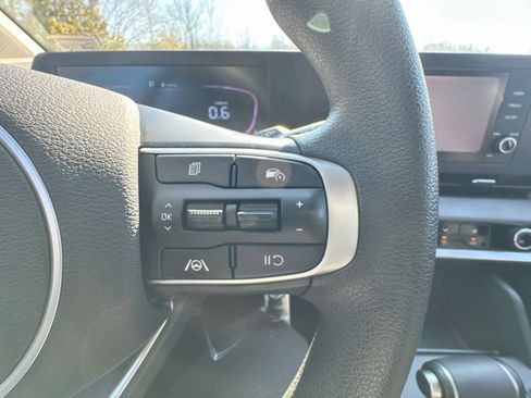 Used 2023 Kia Sportage LX image 17