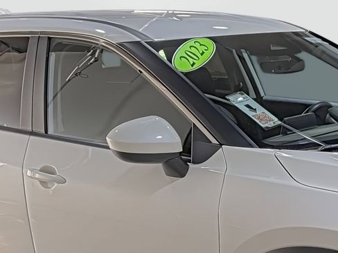 Used 2023 Nissan Rogue SV image 16