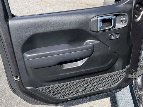 Certified 2022 Jeep Wrangler Sport S w/ Sun And Sound Package image 27