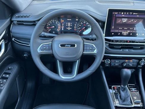 New 2026 Jeep Compass Latitude image 14