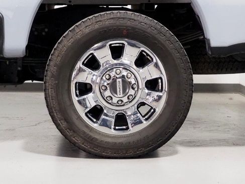 Used 2024 Ford F250 4x4 Crew Cab Lariat w/ FX4 Pkg w/ Chrome Package image 55