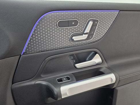 Certified 2025 Mercedes-Benz GLB 250 4MATIC image 20