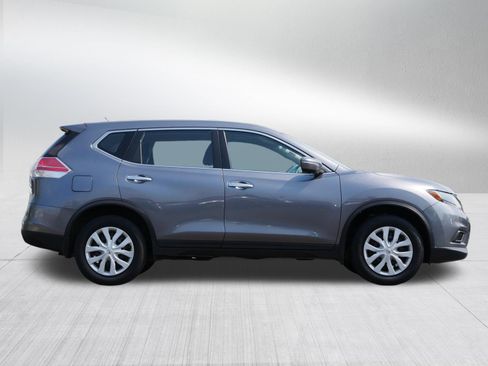 Used 2015 Nissan Rogue S AWD/4WD image 2