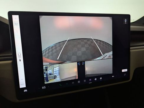 Used 2022 Tesla Model X Plaid image 15