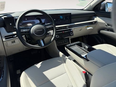 New 2025 Hyundai Tucson Limited image 15