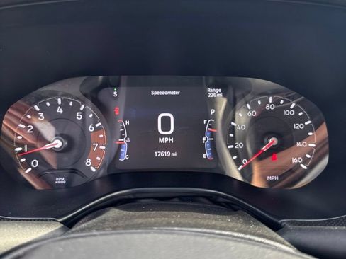 Used 2025 Jeep Compass Trailhawk AWD/4WD image 9
