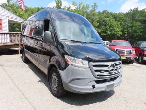 Used 2021 Mercedes-Benz Sprinter 2500 image 4