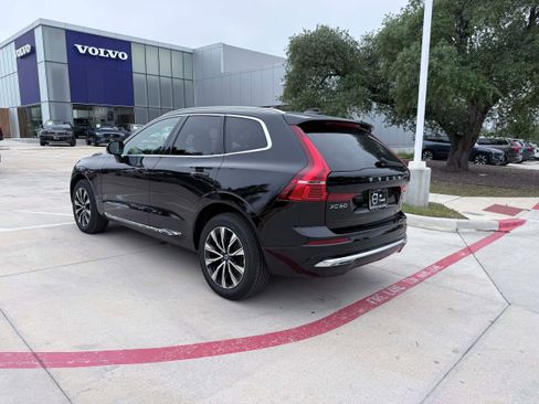 Certified 2023 Volvo XC60 B5 Plus AWD/4WD image 4