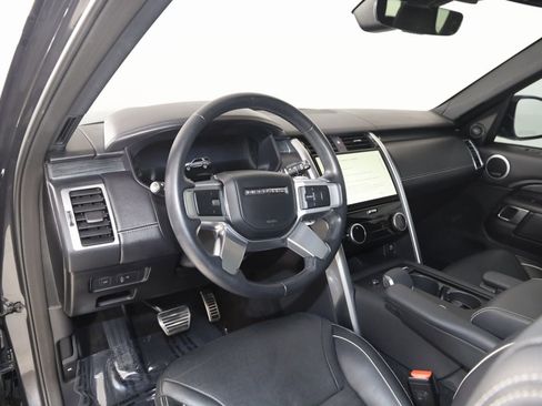Used 2023 Land Rover Discovery Metropolitan Edition image 29