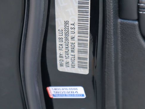 Used 2024 Jeep Grand Cherokee L Altitude AWD/4WD image 31