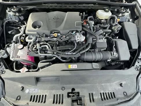 Used 2025 Toyota Camry SE image 25