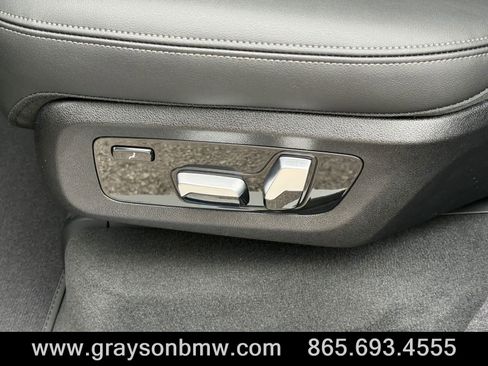 Used 2025 BMW X7 xDrive40i image 32