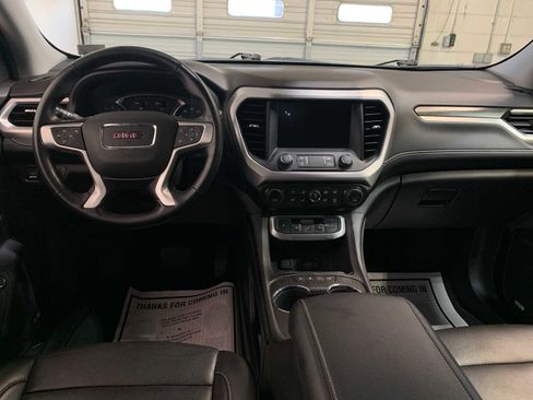 Used 2023 GMC Acadia SLT image 4