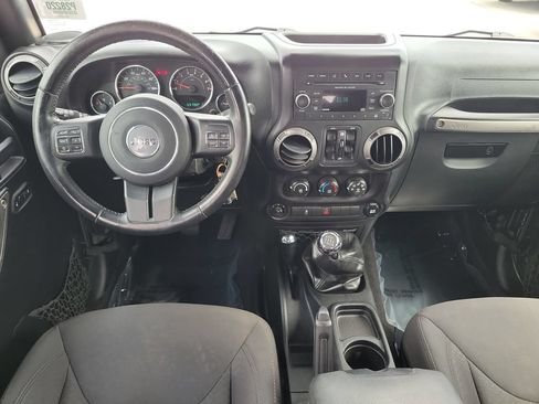 Used 2017 Jeep Wrangler Unlimited Sport w/ Quick Order Package 23S AWD/4WD image 27