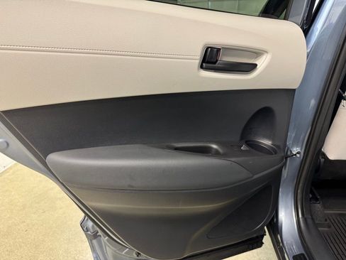 Used 2025 Toyota Corolla Cross L image 14