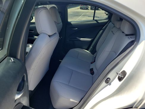 Used 2020 Lexus UX 200 w/ Premium Package FWD image 15