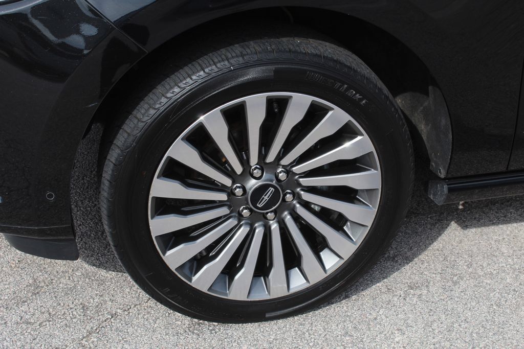 Used 2019 Lincoln Navigator Reserve w/ Cargo Package AWD/4WD image 6