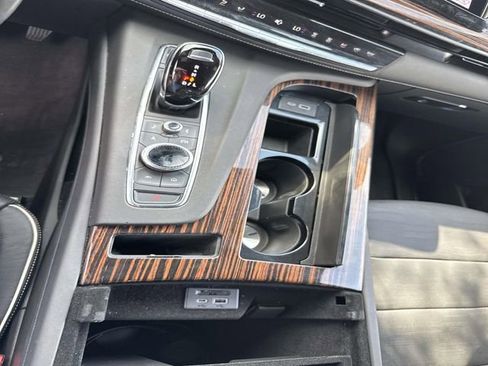 Used 2023 Cadillac Escalade Premium Luxury image 27