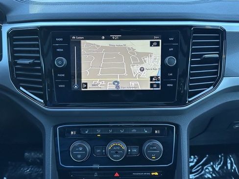 Used 2021 Volkswagen Atlas Cross Sport SEL image 35