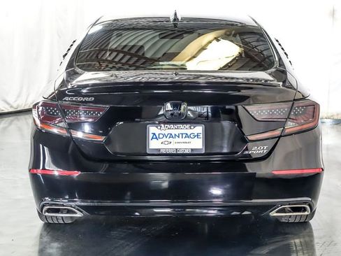 Used 2018 Honda Accord Sport image 8