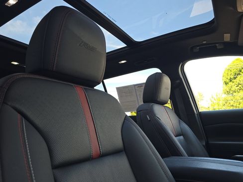 Used 2025 Chevrolet Traverse RS w/ LPO, Floor Liner Package AWD/4WD image 18