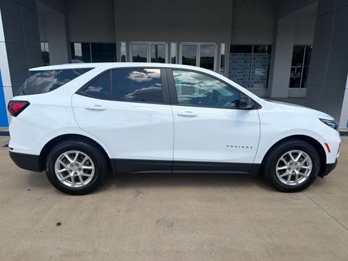 Used 2022 Chevrolet Equinox LS w/ LS Convenience Package FWD image 7