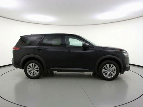 Used 2025 Nissan Pathfinder SV FWD image 11