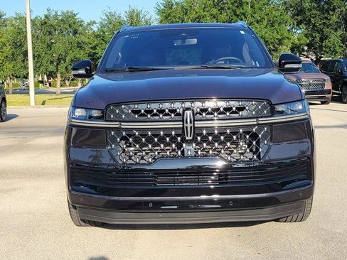 Certified 2025 Lincoln Navigator Black Label AWD/4WD image 2