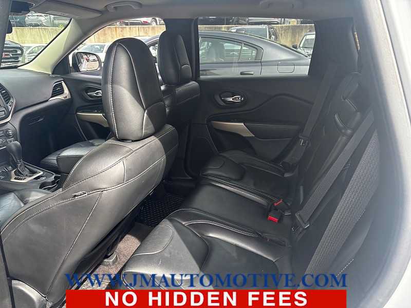Used 2017 Jeep Cherokee Latitude w/ True North Edition AWD/4WD image 3