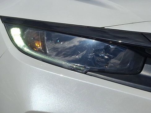 Used 2020 Honda Civic LX image 9