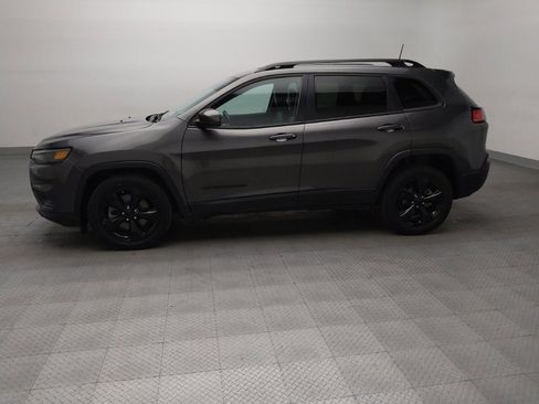 Used 2021 Jeep Cherokee Latitude Plus FWD image 2