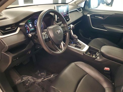Used 2021 Toyota RAV4 XLE Premium w/ Carpet Mat Package (TMS) image 17