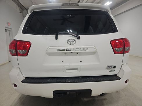 Used 2017 Toyota Sequoia SR5 w/ Sport Appearance Package image 5