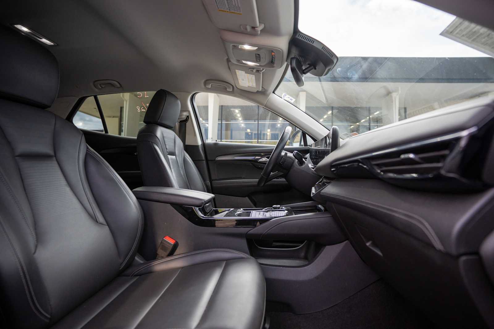 Used 2024 Buick Envision Preferred AWD/4WD image 9