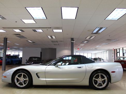 Used 2004 Chevrolet Corvette Convertible w/ Preferred Equipment Group image 13