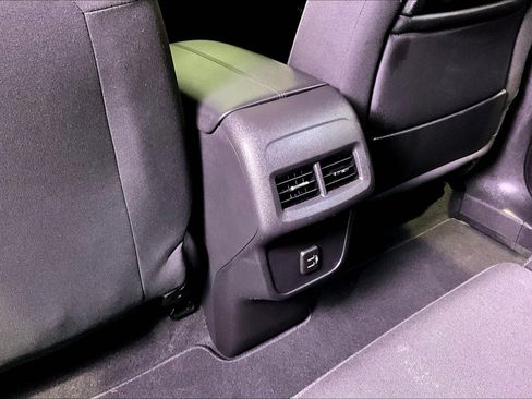 Used 2024 GMC Terrain SLE FWD image 11