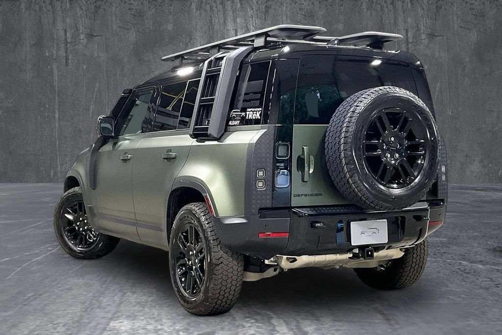New 2026 Land Rover Defender 110 S AWD/4WD image 3