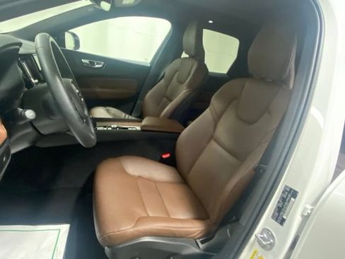 Certified 2023 Volvo XC60 B5 Plus w/ Climate Package AWD/4WD image 10