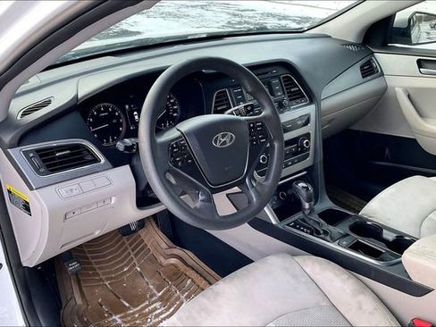 Used 2016 Hyundai Sonata SE image 13