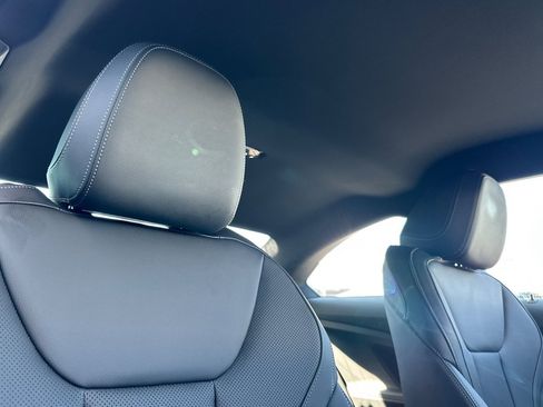 Used 2024 BMW 230i Coupe w/ Convenience Package RWD image 13