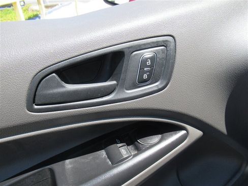 Used 2020 Ford Transit Connect XL image 18