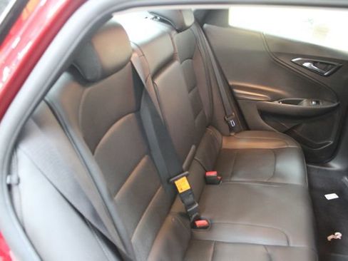 Used 2018 Chevrolet Malibu Premier w/ Premier Sport Package FWD image 9
