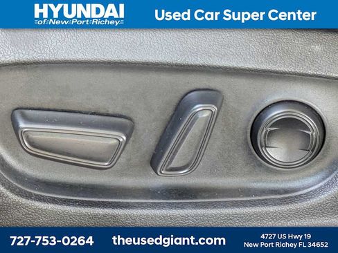 Used 2018 Toyota Camry LE FWD image 20