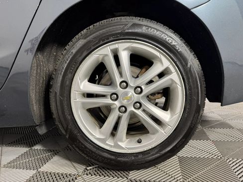 Used 2017 Chevrolet Cruze LT FWD image 39