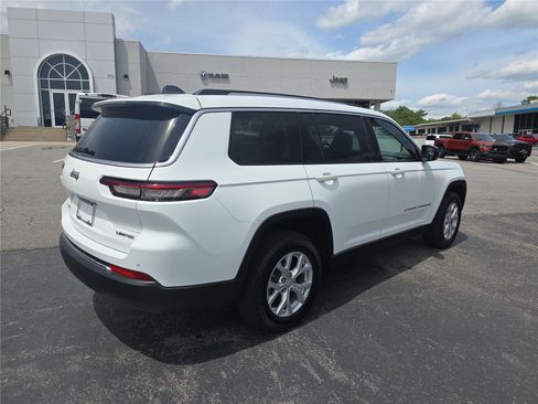 Used 2023 Jeep Grand Cherokee L Limited AWD/4WD image 3